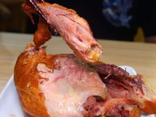 关火|店员睡过头忘记关火,最后把锅烧干,竟意外做出一道经典美食