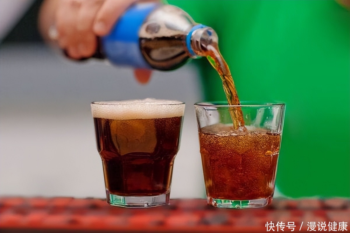 阿斯巴甜致癌无糖饮料还能喝吗(世卫报告称阿斯巴甜可能致癌：无糖饮料，咱们以后还能继续喝吗？)
