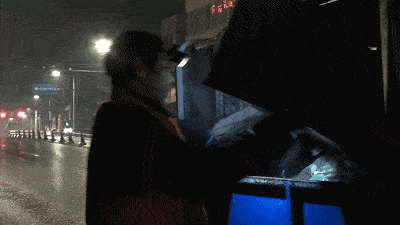  散步|能自己跟着环卫工人走的清洁车！就像大号吸尘器，从此清扫马路如散步一样简单！