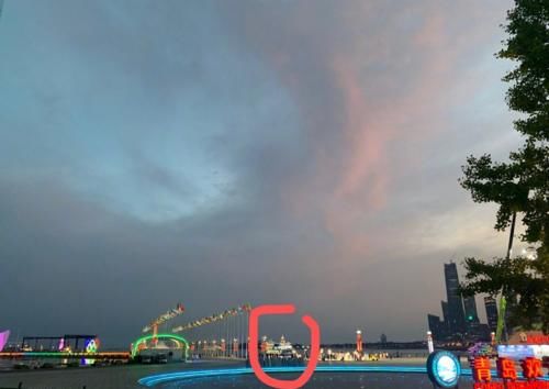  节目|蔡徐坤又被曝路透，两大男神同场他最耀眼！一看拍摄实情：站姐太拼了