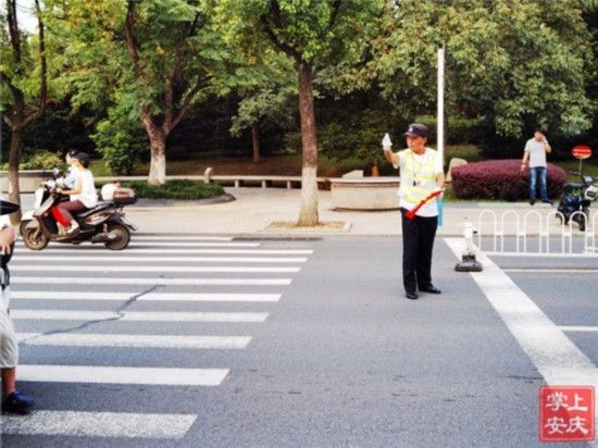 传递|【文明安庆 因为有你】“黄马甲”传递城市文明之声