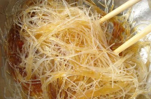  就可以|粉丝版蒜蓉蒸虾，粉丝吸收虾和蒜蓉的鲜味，家宴的场面菜