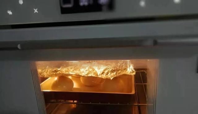  奶黄|超好吃的奶黄小餐包，松软香甜，一口咬下去根本停不下来！