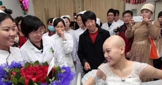 女友|6年前，那个坚持与患癌女友结婚的男子，如今过得怎样？