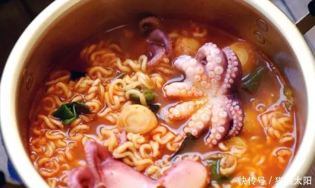 油炸|刚知道,“油炸”方便面和“非油炸”的区别是什么了,别再乱吃了