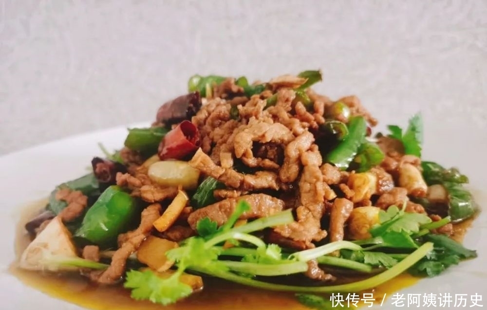 做法|大厨教你炒牛肉的正确做法,嫩滑不柴,香辣又下饭