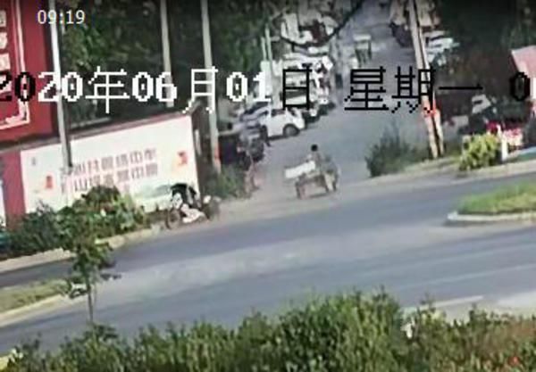 电动三轮车|“这事不怨我!” 结果两个月后,她要承担全部责任……