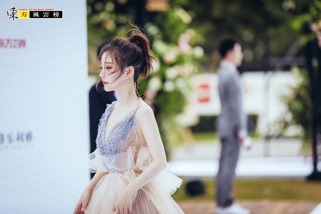 新歌|更好的冯提莫已经归来,新歌MV让观众们悸动落泪