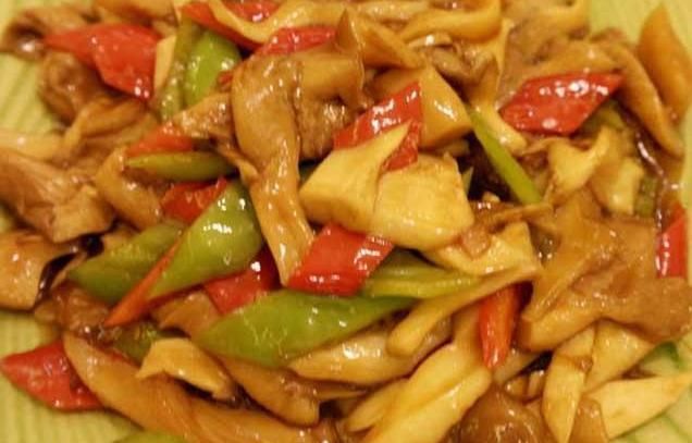  下饭|好吃不腻的杏鲍菇炒肉片，每一口香嫩爽滑，十分下饭