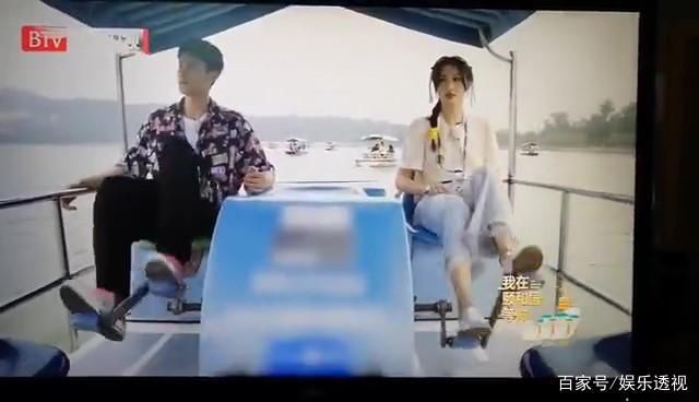  手机|郑爽手机掉湖里了,反应过于真实戳中笑点,与王鹤棣对话引大笑