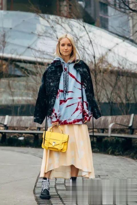  经典|是时候穿卫衣了，2020秋冬最时髦打开方式，好看爆了