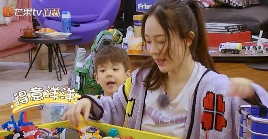 Jasper|嗯哼和Jasper的“玩具屋”,映射两人性格不同,也透露家教差距