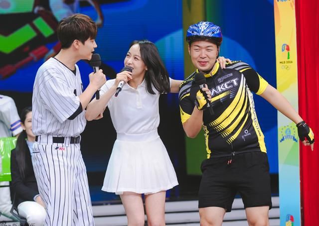  杜华|《快本》赵丽颖与杜华开怼，称不认识王一博，《有翡》男女主同框