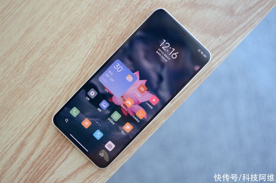 24GB+1TB+OIS光学防抖，仅售3599元，堪称手机行业“新卷王”