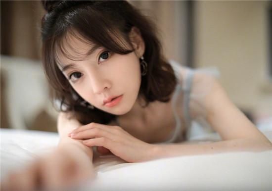 好看|有种死库水叫冯提莫的泳衣！连体款还自带白丝腿，太好看了