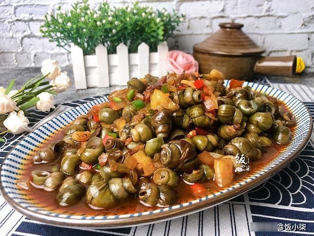 翻炒|炒田螺记得先焯水!厨师分享秘制做法,在家也能做出大排档的风味