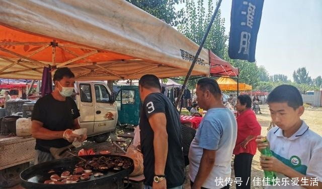 豫北地区|大叔集市卖暗黑美食一天百碗,外地人难下咽,本地人一天不吃就想
