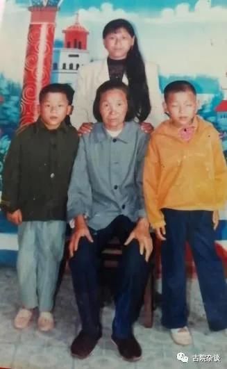 玉环|宋小女与张玉环的爱情故事:你还欠我一个拥抱