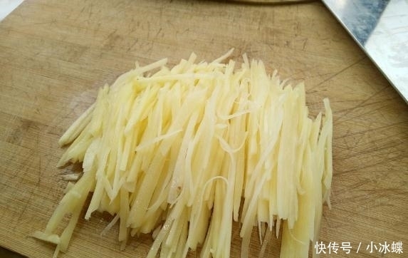 切成|炒土豆丝时,先放醋还是后放醋?多数人都放错了,难怪不好吃
