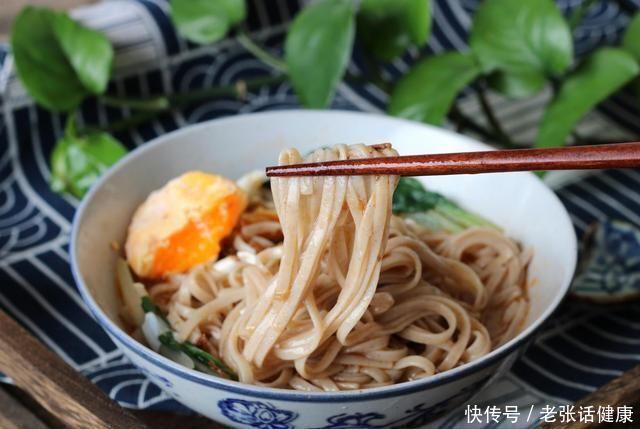 三伏天末伏喝什么汤(今日中伏，牢记：吃3样，喝3汤，忌3事，平安度过夏日最热20天)