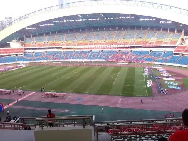  球队|球迷文化之远征军观察：申花最专业，国安最偏执，鲁能的手抓饼