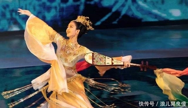 努力|36岁佟丽娅为何爆红?凭什么成为央视主持?董卿说出了实情