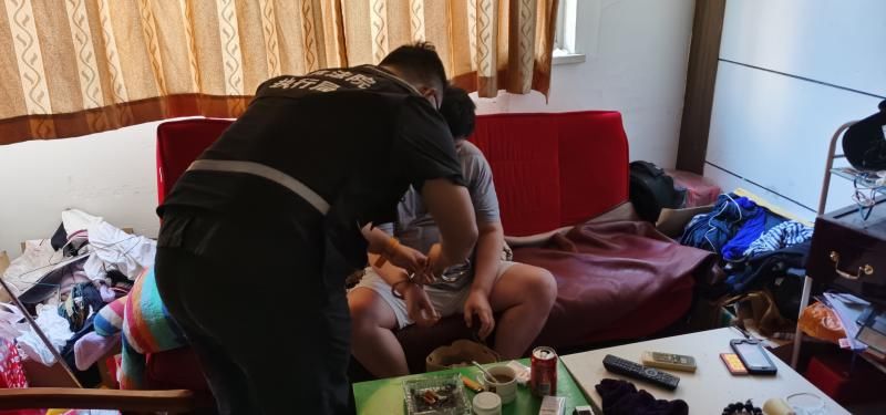 清晨|亲历法官执行：清晨6点多老赖从睡梦中被叫醒，听说要拘留马上拿出50万还钱