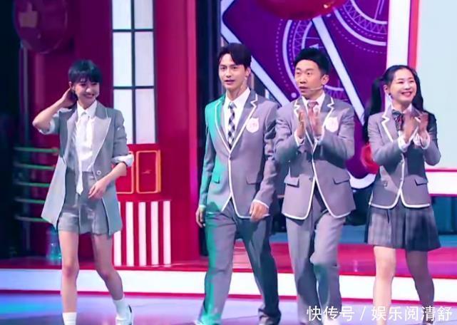 动作|有种“神同步”叫关晓彤华晨宇,看到两人玩游戏时的动作,真有默