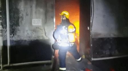  是因为|东莞一出租屋突发大火，11人被困！3人被拘留10日！又是因为这件事……