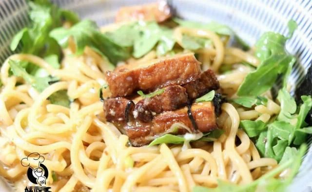 进去|纽约第一家日式油泼面+宝藏小酒馆新张!进去的居然都被上了一课?