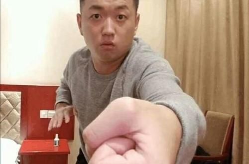  淘汰|新说唱药水哥被淘汰后，放狠话对此人拳脚相加，粉丝：必须打他！