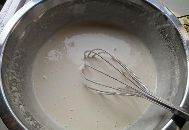 面糊|别再揉面做韭菜饼了,教你手不碰面做法,出锅皮薄如纸,又脆又香