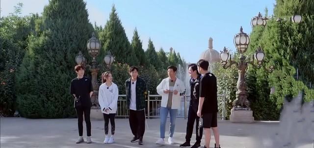  地位是受人尊敬|新宠！41岁秦昊，成为综艺新宠，这其中原因真的很现实