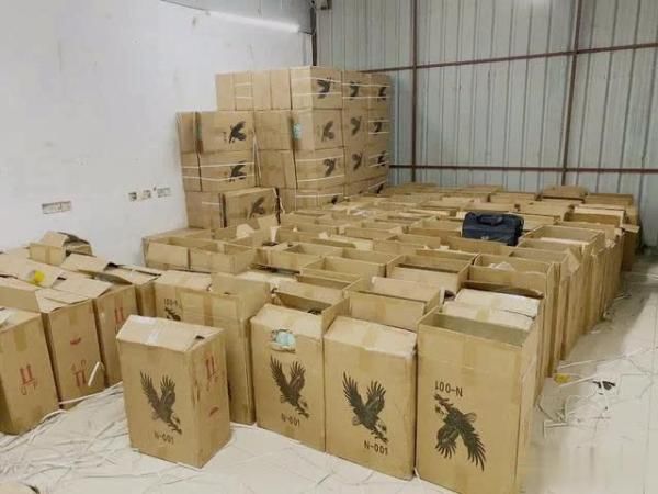 涉案|大岭山公安查获大批假冒名牌香烟，涉案金额高达七百多万元！