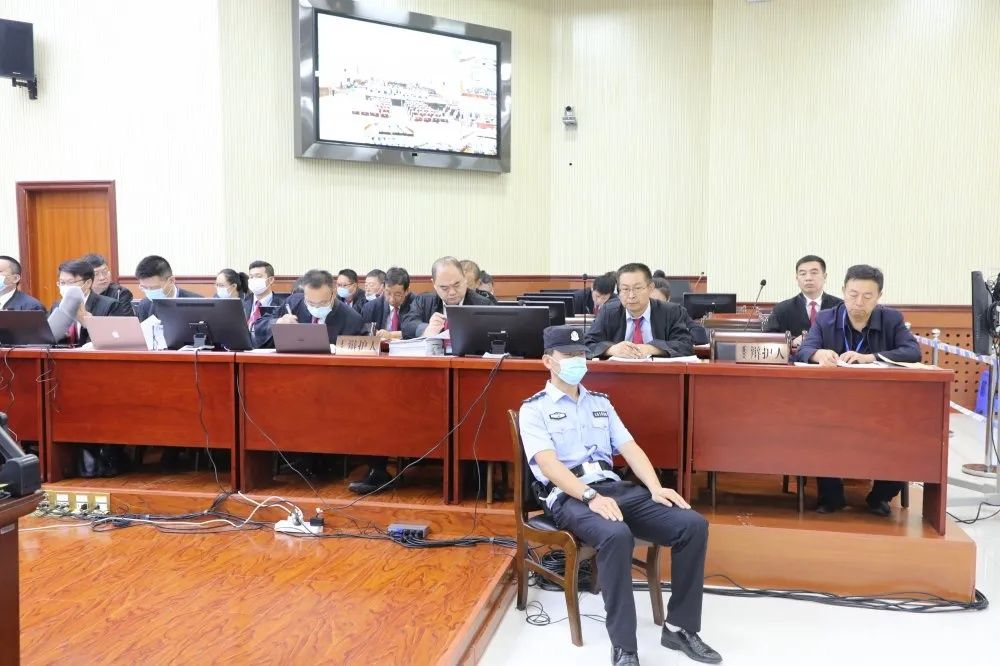  涉恶|阿拉善桑龙等22人涉恶案件公开审理
