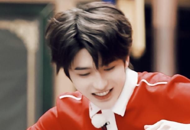  不少人|蔡徐坤《跑男》下水，“脱妆”截图照火了，这脸确定有21岁？