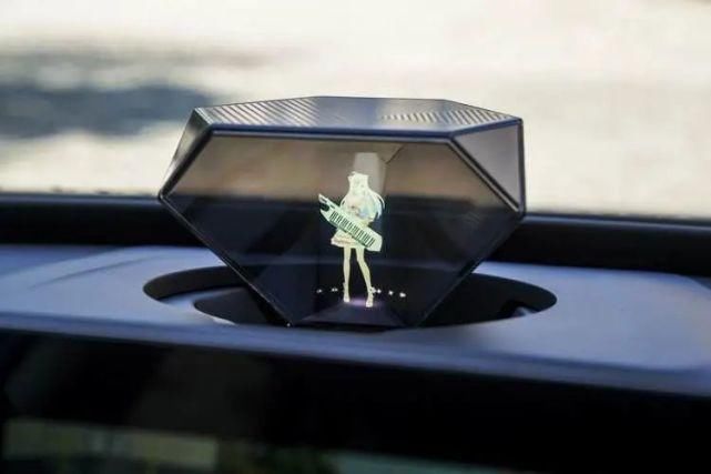 SUV|试驾奔腾全新纯电动SUV E01!造型科幻+三块大屏,驾乘感舒适