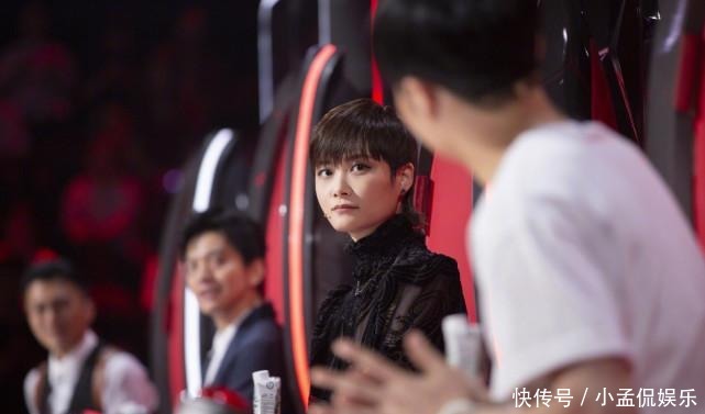 导师阵容|《好声音》李健抛梗没人接,李宇春格格不入,网友集体想念他!