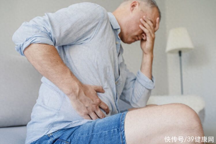 50岁男子每天喝一杯醋软化血管(65岁大叔，坚持每天喝醋“软化血管”，半年后，他的身体怎样了？)