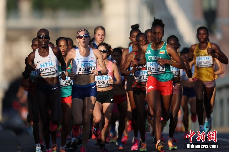 田径世锦赛：埃塞俄比亚选手包揽女子马拉松冠亚军