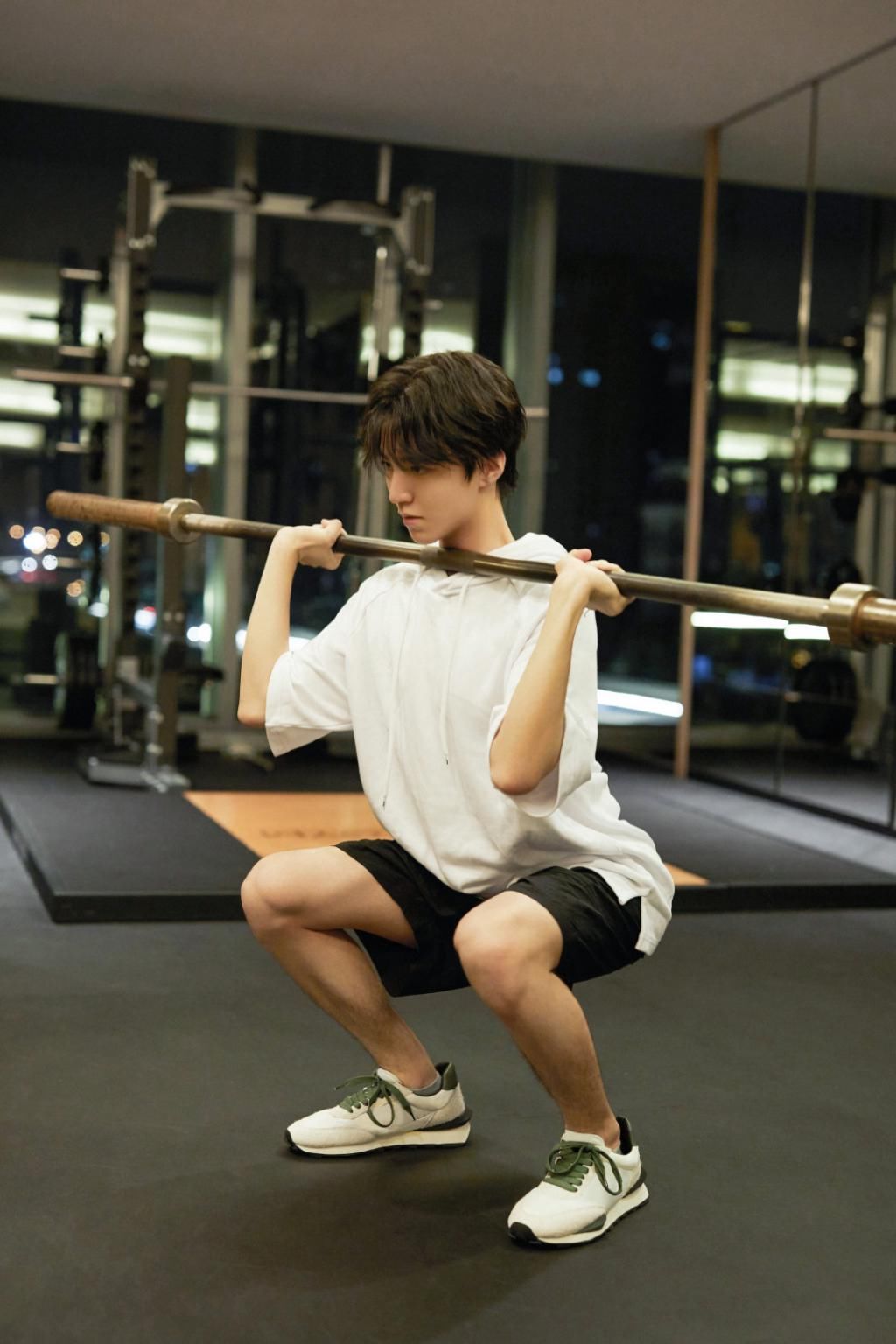  努力|努力向上的三小只TFBOYS，现如今合体黑色羽毛造型，简直太赞了！