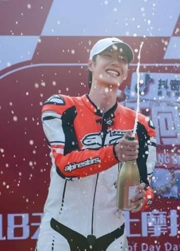 胡通明|王一博摔车事故持续发酵,惹怒其他赛车手,扬言让王一博退圈