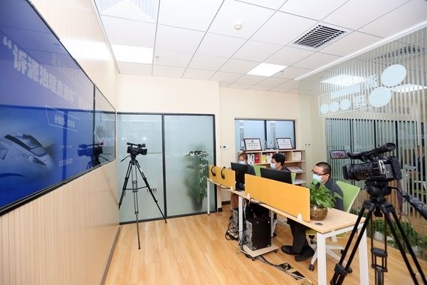 有权|打伤老人的子女有权继承老人遗产吗？《民法典》有新规定