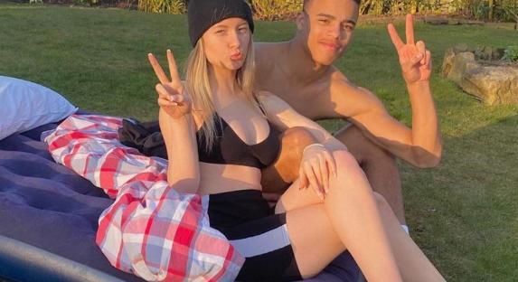 英格兰国脚|三狮军团又1丑闻曝光!两位00后国脚摊大事了,私自带女生进酒店