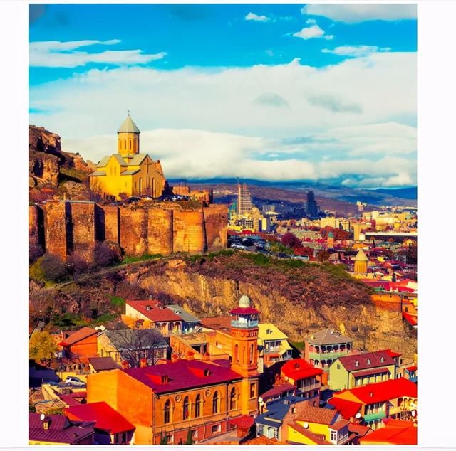 儿子|唯一一个当上皇帝的宦官,他侄子竟娶200个妻子,生了50多个儿子