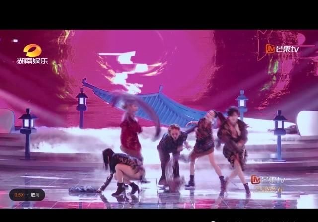  浪姐|浪姐的第三次公演，我有点失望。孟佳被淘汰：是人气重要，还是实力更重要？