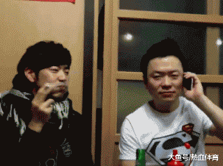  默契|搞笑GIF：好基友，总是这么默契，吸二手烟