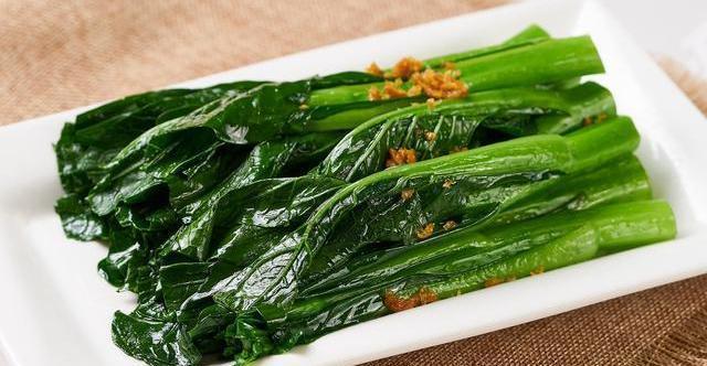 会变黄|青菜怎么炒又好吃,又不会发黄