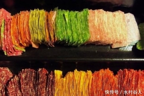 艾米丽|美国女子花5年做成一条连衣裙，材料却让人垂涎欲滴