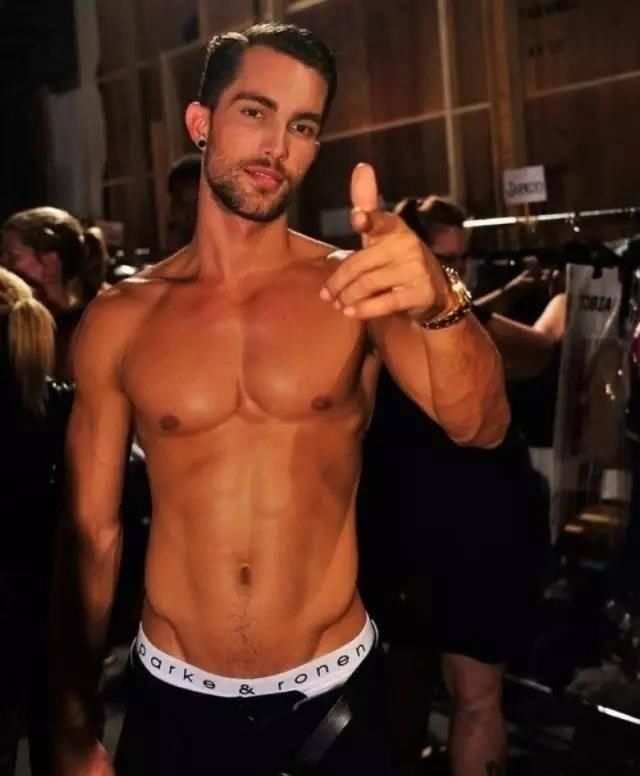  减掉|想要练出腹肌马甲线，减掉小肚腩，知道下面这些就够了